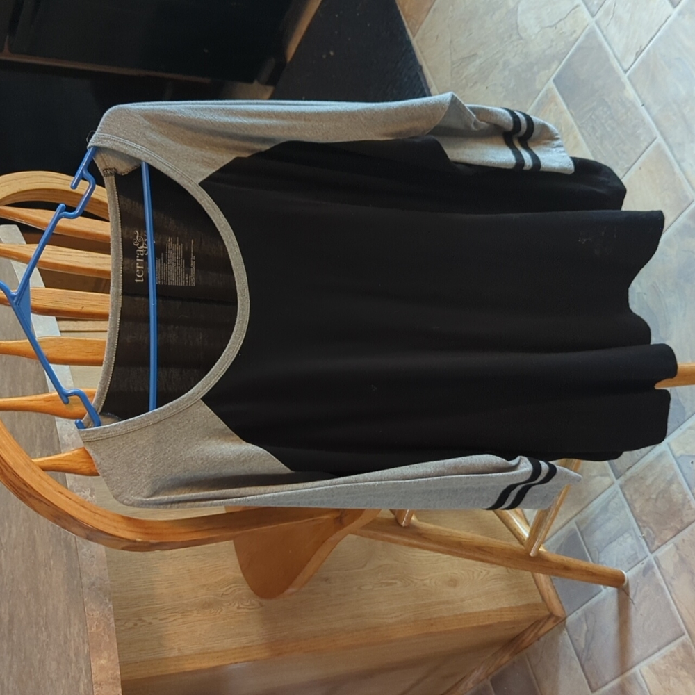 Black/gray top 3/4 sleeve
